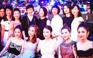 娱乐吃瓜小花演戏,吃瓜之余,演技绽放